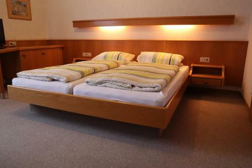 Hostal Gasthaus Zum Schloss