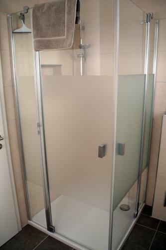 Apartamento Ferienwohnungen Pellenzblick - Wohnen Auf Zeit -