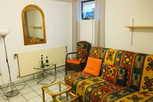 Apartamento Biete Ruhige Zwei-zimmer Souterrain-wohnung