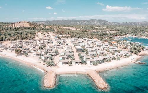 Buqez And Vita Concept Village