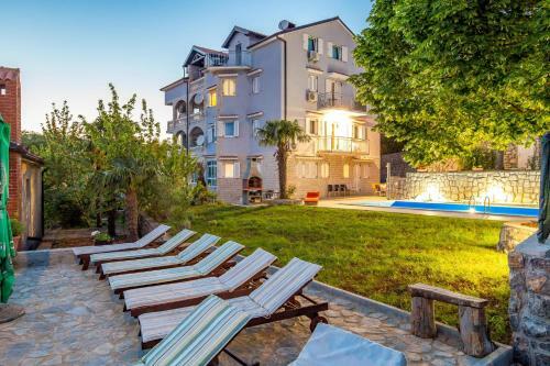 Villa Giani Apartments With Swimming Pool