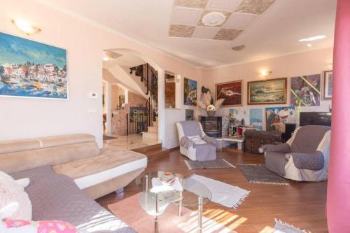 Beautiful Unique Luxury Villa Emily