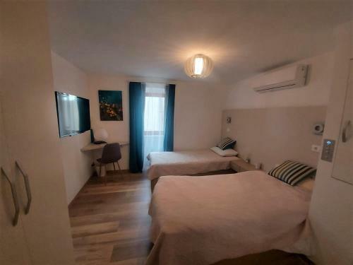 New Villa In Old Center - Pag