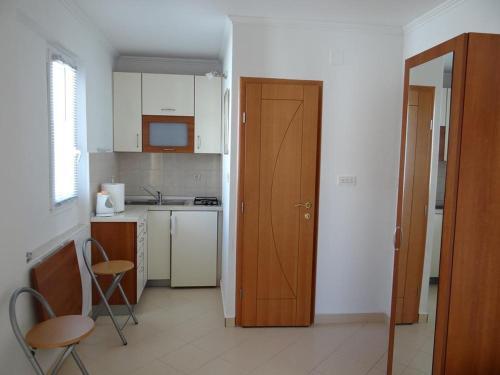 Apartments By The Sea Pag - 17147