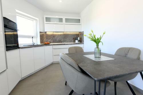 Hostal Apartments Mary