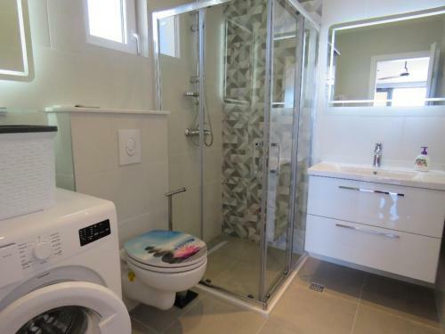 Villa Lea With Private Pool, Tennis Court And Mini Golf Course