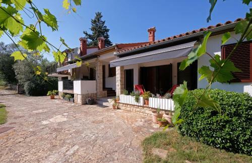 Holiday Home Kipo I Lunja