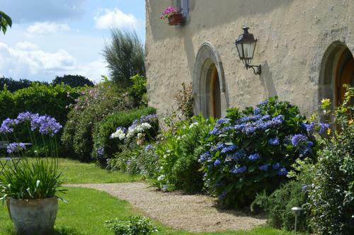 Bed & Breakfast Manoir De Lesplouenan