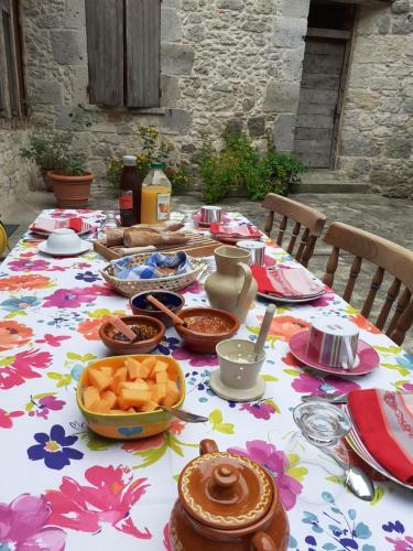 Bed & Breakfast Chambre D'h�tes La Tour De Brazalem