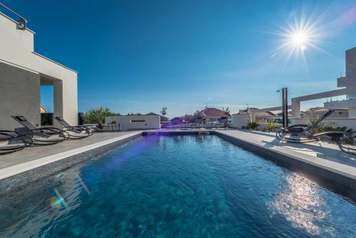 Villa Magnifica Apartments With Pool