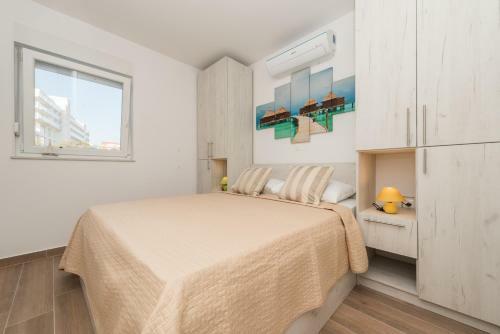 Dino 2 Luxury Apartment With Pool