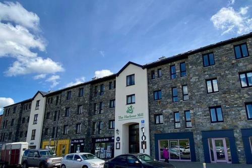 Apartamento The Killary At The Harbour Mills By Shortstays