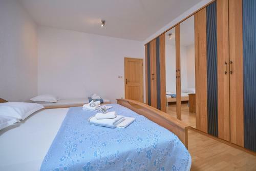 Apartamento M Entire Floor In A Spacious House With Pool