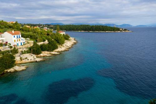 Waterfront Luxury Paradise House Apart3