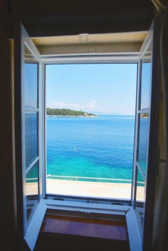 Efi's Cottage By The Sea