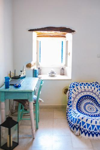 Blue & White: An Absolute Aegean Dream House