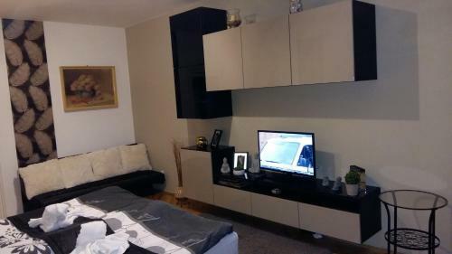 Heni Apartman