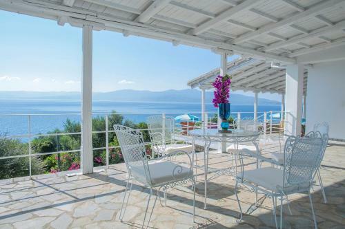 Seafront Paradise
