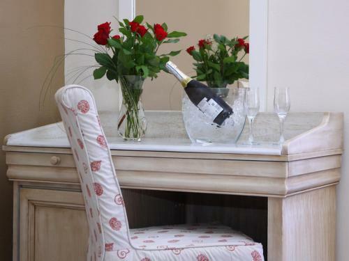 Mama's Summer Homes