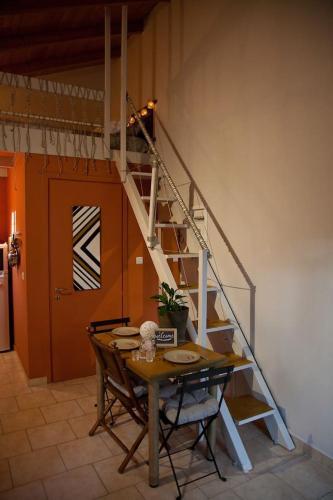 Apartamento Cozy Central Courtyard Home (By The Lake)