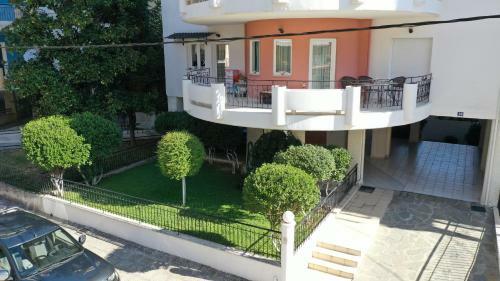 Decozian Apartments