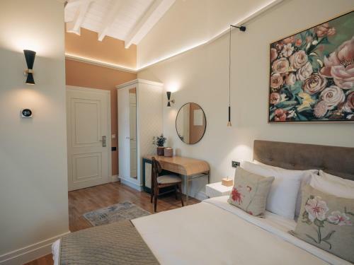 Hostal Castrello Old Town Hospitality