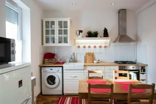 Viola Family Apartman Free Parking