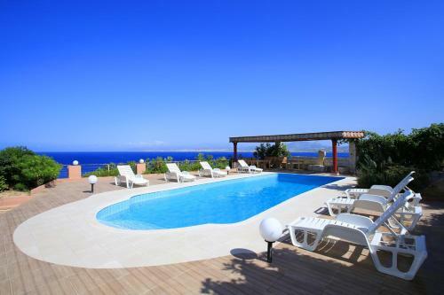 Villa Diktynna - Embrace The Endless Blue