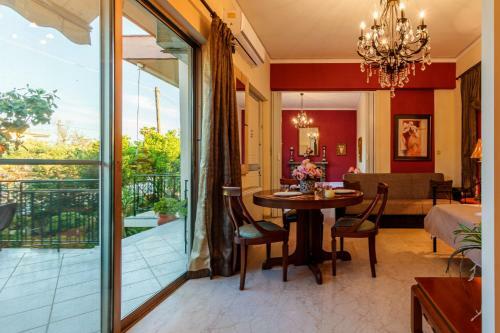 Stylish Seaside Home - Fully Equipped, Big Terrace