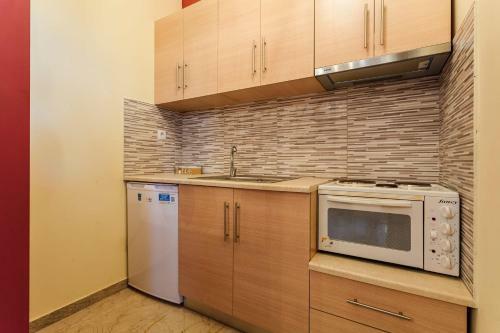 Stylish Seaside Home - Fully Equipped, Big Terrace