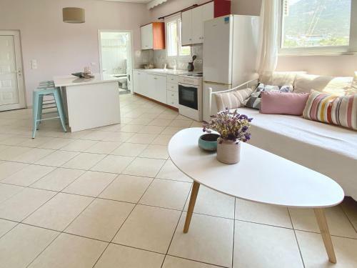 Apartamento Sea Breeze Kalamata Beach Condo