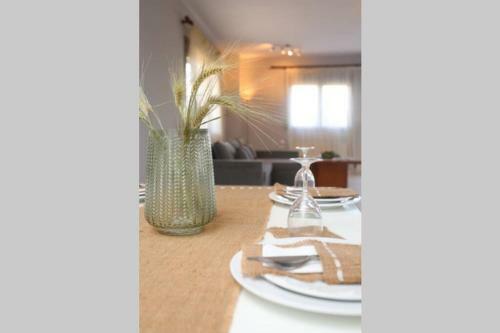 A Modern Apartment W/ Free Parking & Wifi