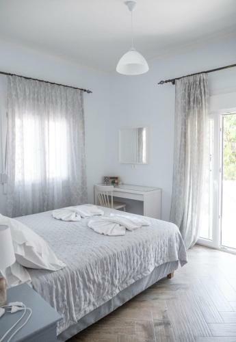 Lefko?s House- Contemporary, Fully Renovated House