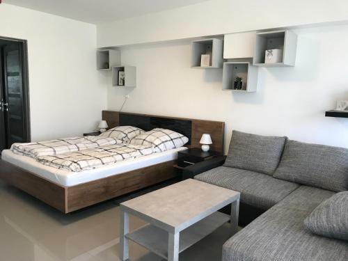 Tisza Gy�ngye Apartmanh�z