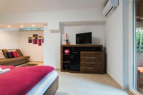 Tisza Gy�ngye Apartmanh�z