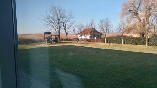 Aranypart Club218 Beatrix Wellness Apartman