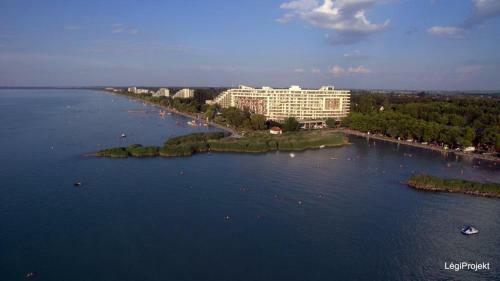 Aranypart Club218 Beatrix Wellness Apartman