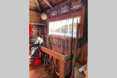 Newly Renovated Rustic Seaside Cabin B�r�y 3 Boat