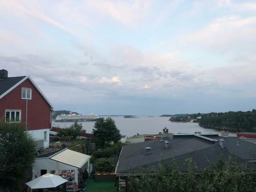 Apartamento Aid Og Svein? S Sentrumsn�re Panorama Hjem