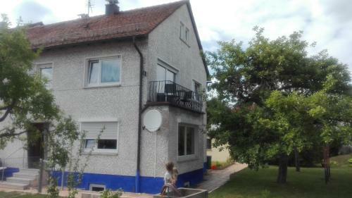 Apartamento Ferienwohnung Roth (Zentrum)