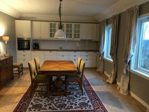 Moldegaard Farmhouse - Apartment B