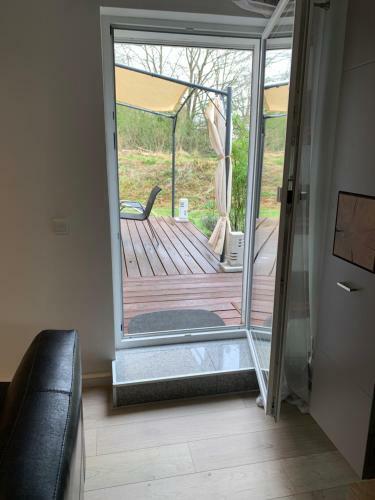 Modernes Haus Auf Gro�em Grundst�ck Im Gr�nen