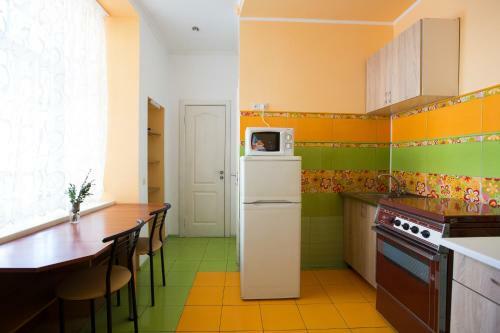 Apartment On Zaliznychna Street