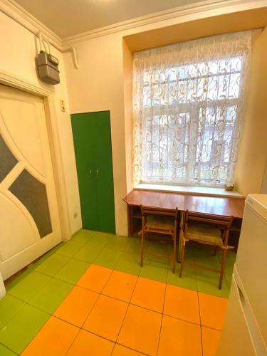 Apartment On Zaliznychna Street