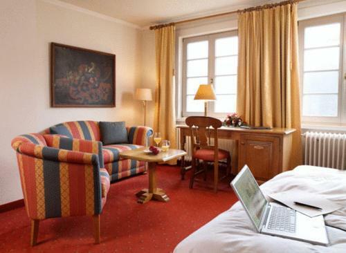 Hotel Und Restaurant Burg Schnellenberg
