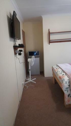 Hostal Luvuyos Guest House Pmb
