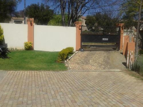 Hostal Royal Olympia Lodges & Safaris Rsa