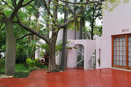 Hostal Ronique's Guest House