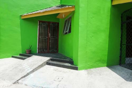 Hotel Oyo Life 2918 Kost Arrazaq