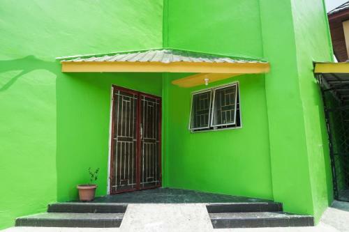 Hotel Oyo Life 2918 Kost Arrazaq